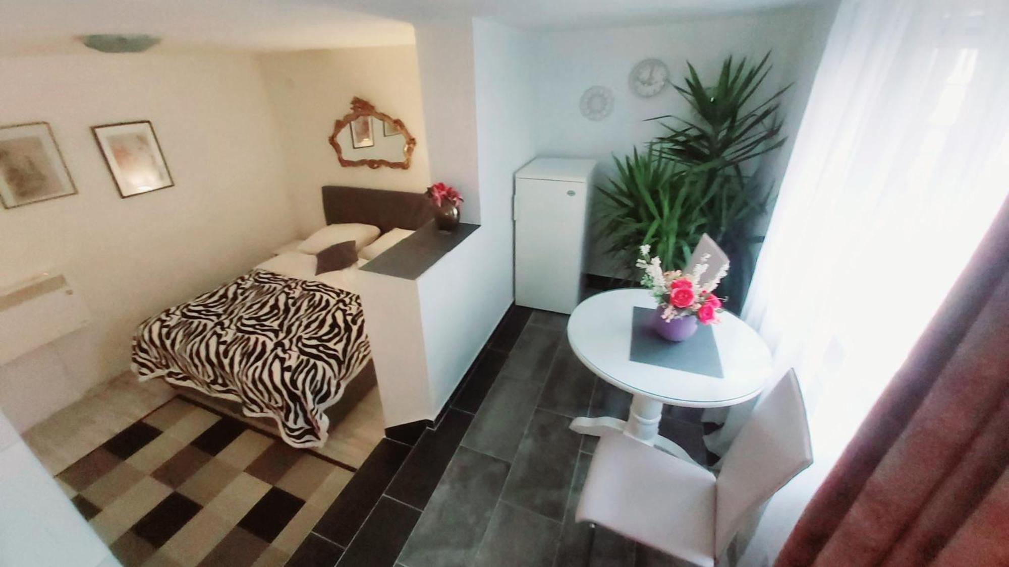 Apartman Andrea 4 Banja Luka Rum bild